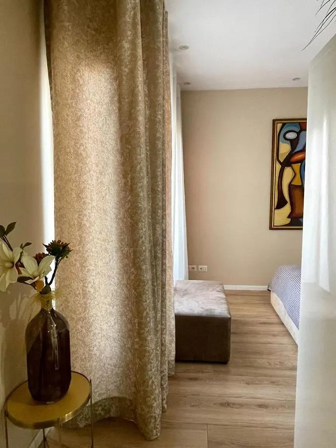 Apartment Prive Apartment, Studio, In Blloku Tirana