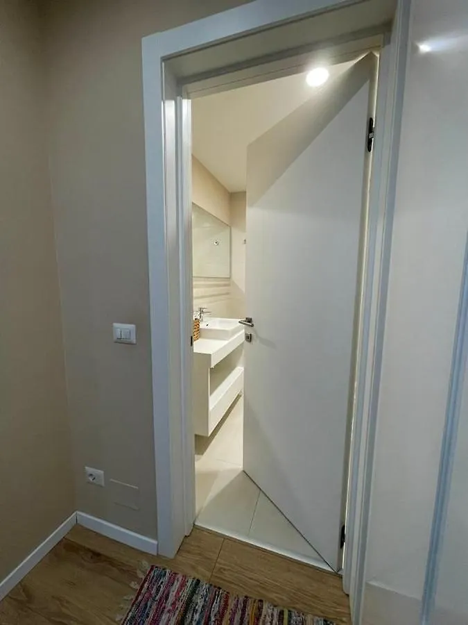 Prive Apartment, Studio, In Blloku Tirana 0*,  Albania