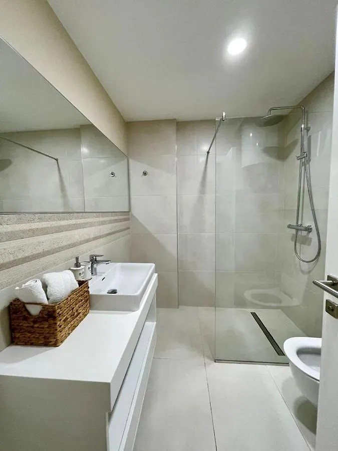 Apartment Prive Apartment, Studio, In Blloku Tirana